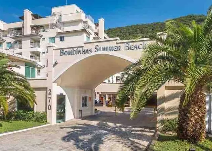 Apartamentos Com Piscinas Na Praia De Bombas Bombinhas